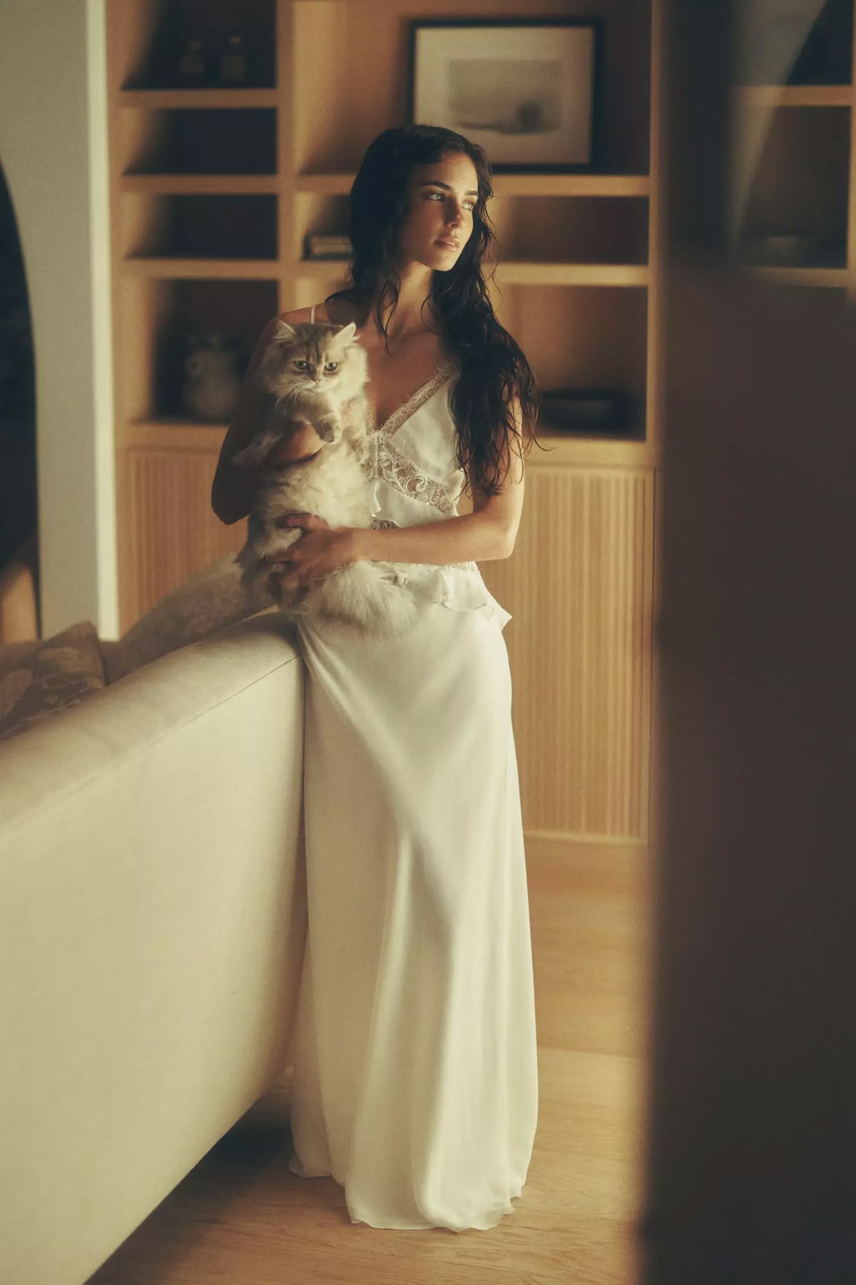 Woman wearing an effortless flowing outfit